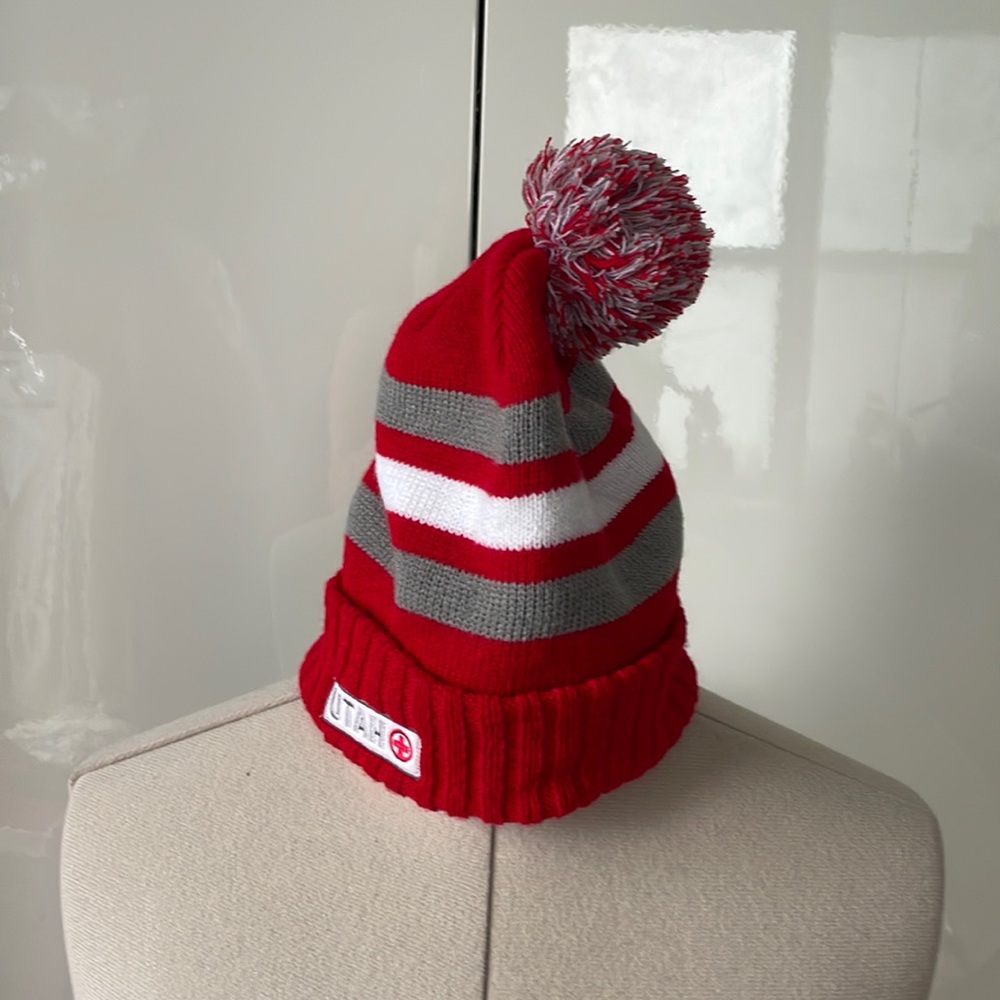 Fahrenheit Headwear UTAH Knit Hat in Red/Gray/White One Size NWOT